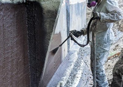 Service imperméabilisation de fondation et pose de drain français à Laval sur la Rive-Nord de Montreal / Excavation Laurentides