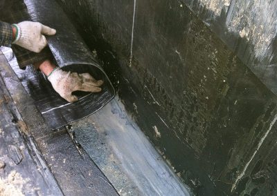 Service imperméabilisation de fondation et pose de drain français à Laval sur la Rive-Nord de Montreal / Excavation Laurentides